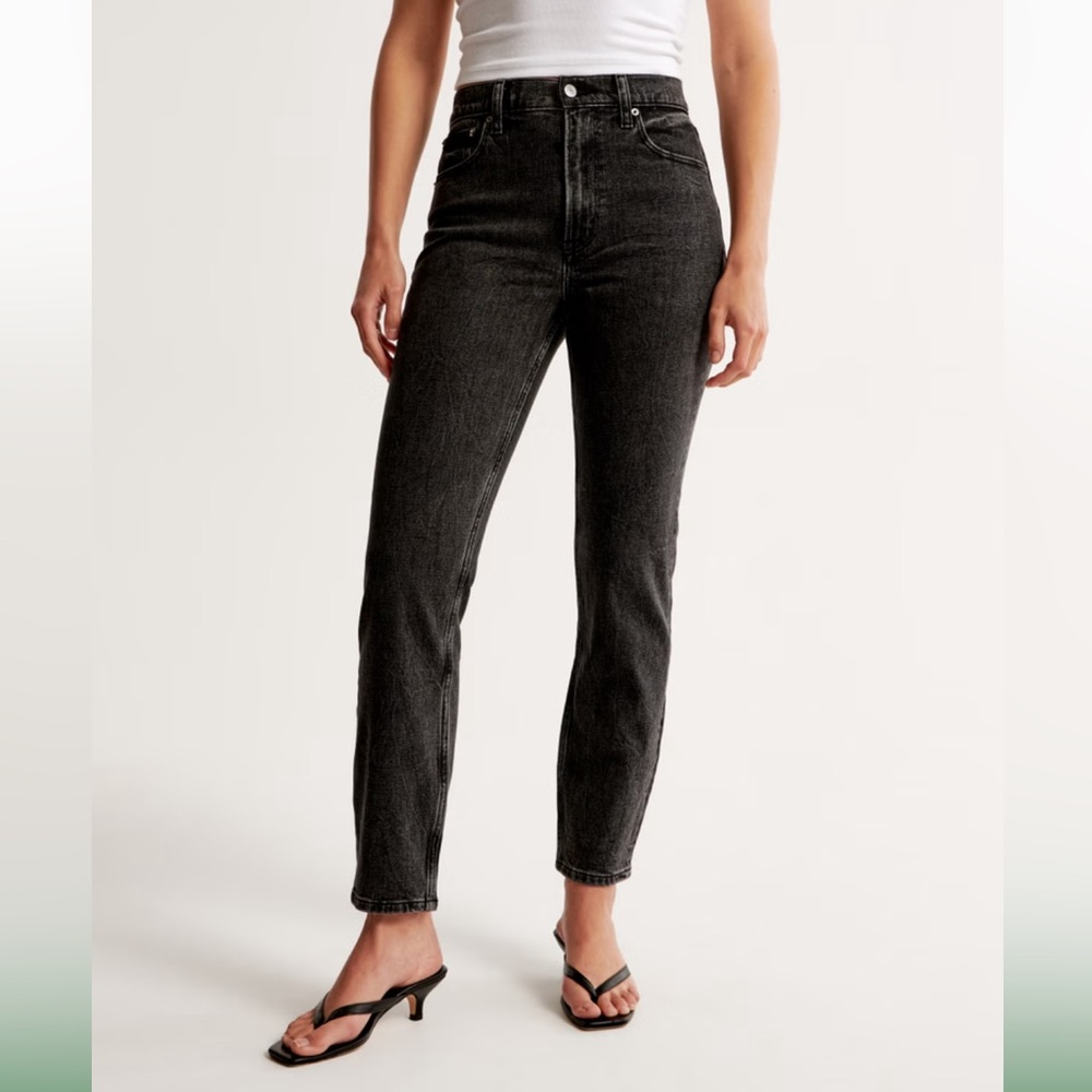 27 Extra Short Abercrombie & Fitch Black High Rise Mom Jean